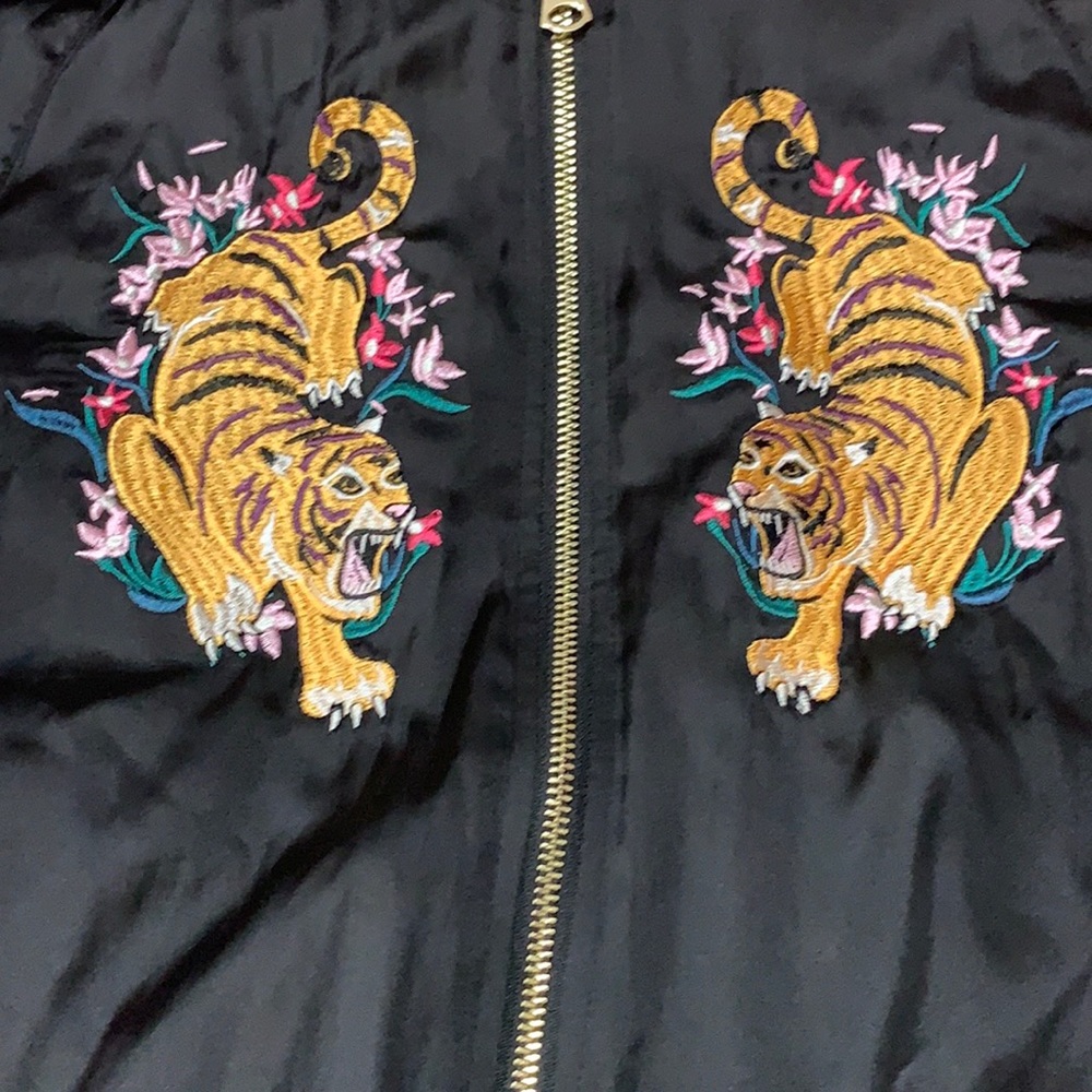 Divided Fully Lined Baseball Style Jacket With Em… - image 2